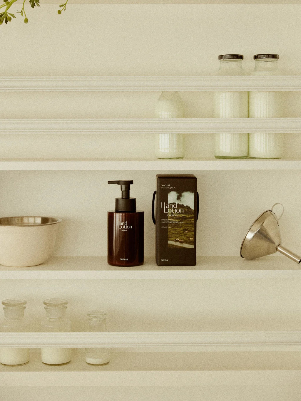 hetras. Perfume Essence Hand Lotion | 515ml